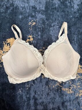Natori Lace Trim Underwire Bra in Beige